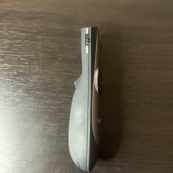 ByEasy 2.4GHz Laser Wireless Presenter Black/Gray NWOT - Picture 6 of 12